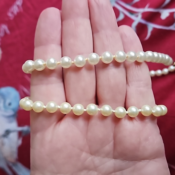 Simulated Pearl Necklace and Bracelet - Picture 3 of 9